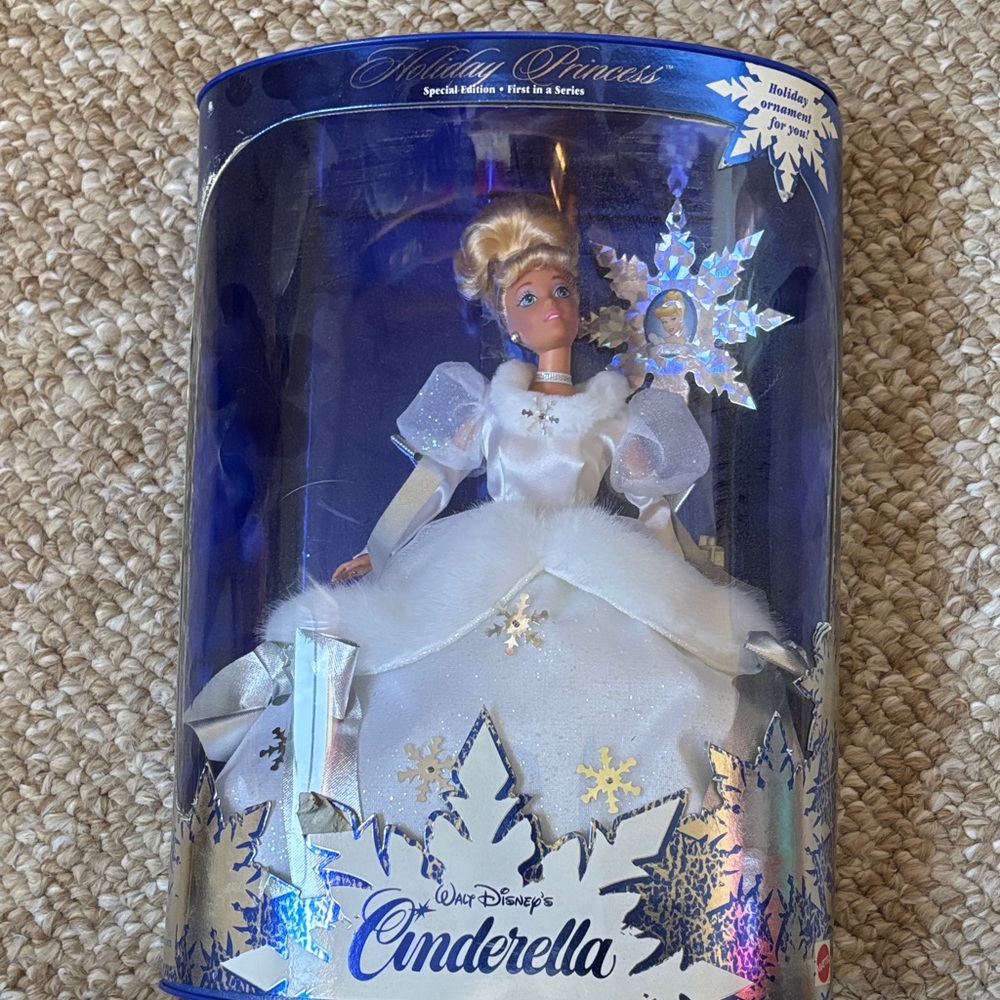 Disney 1996 Special Edition Holiday Princess Cinderella doll